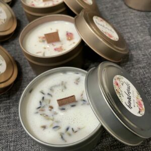A HILL TO GLOW ON 4OZ CANDLE